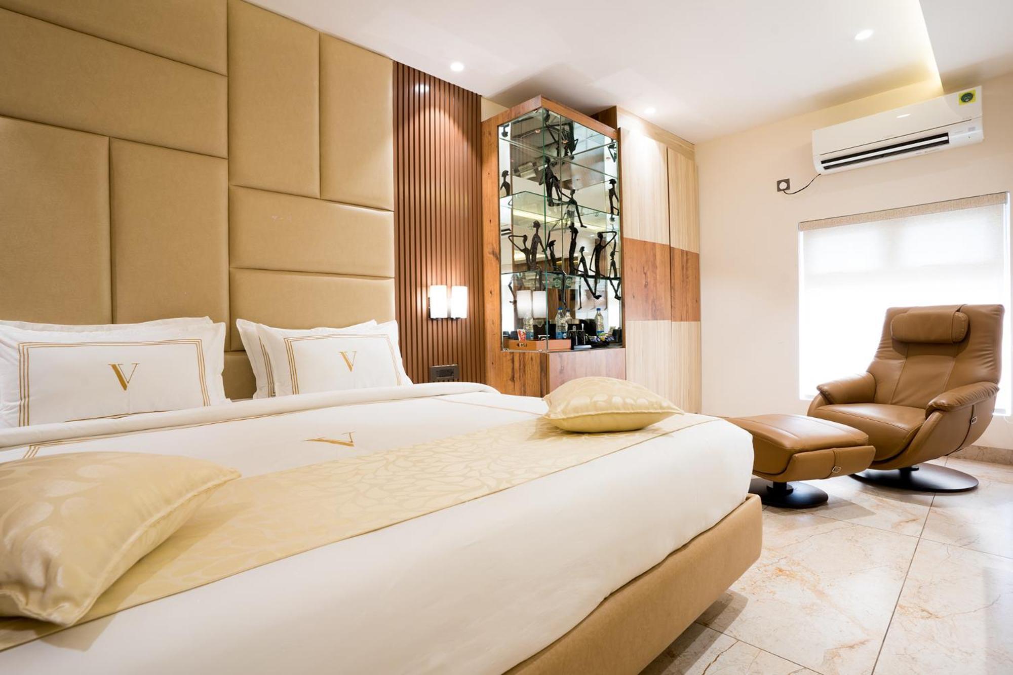 Oriva Vinflora Residency - Nr Lv Prasad Hospital, Banjara Hills Hotel Haiderabad Buitenkant foto