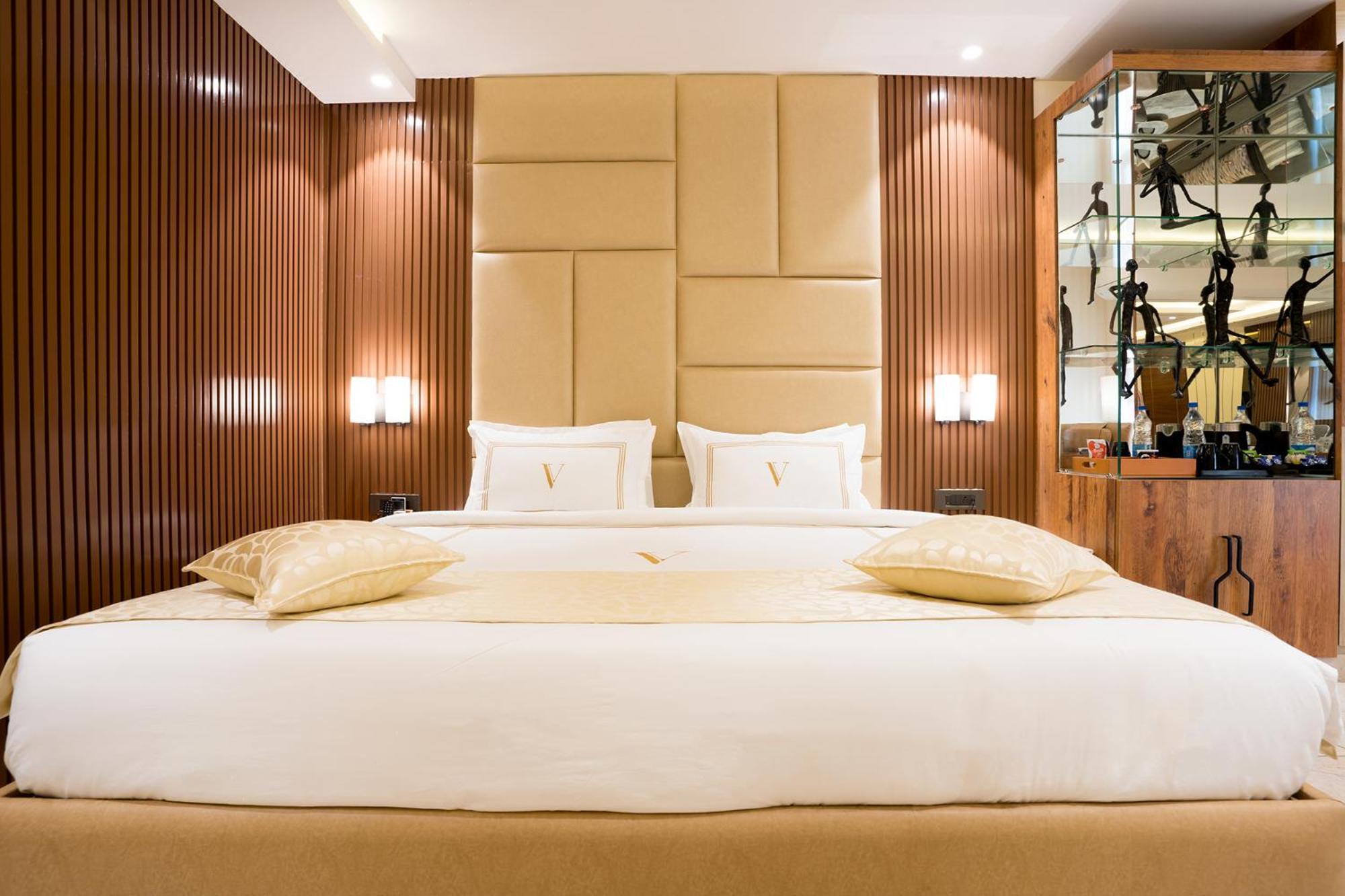 Oriva Vinflora Residency - Nr Lv Prasad Hospital, Banjara Hills Hotel Haiderabad Buitenkant foto