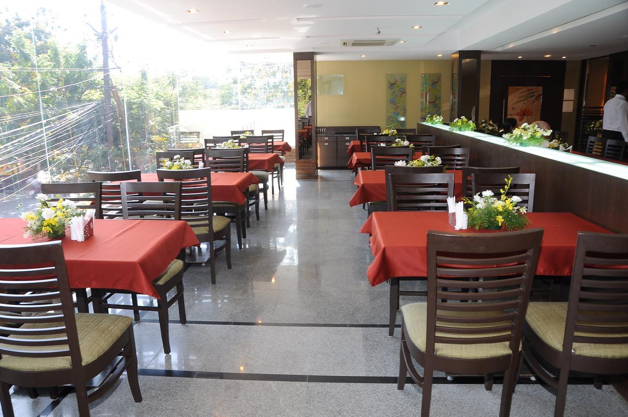 Oriva Vinflora Residency - Nr Lv Prasad Hospital, Banjara Hills Hotel Haiderabad Buitenkant foto
