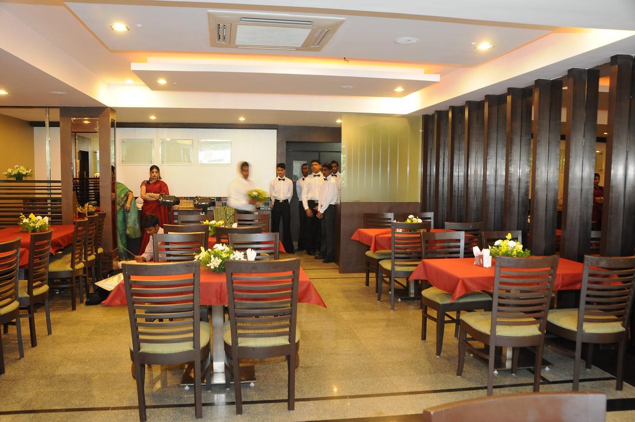 Oriva Vinflora Residency - Nr Lv Prasad Hospital, Banjara Hills Hotel Haiderabad Buitenkant foto