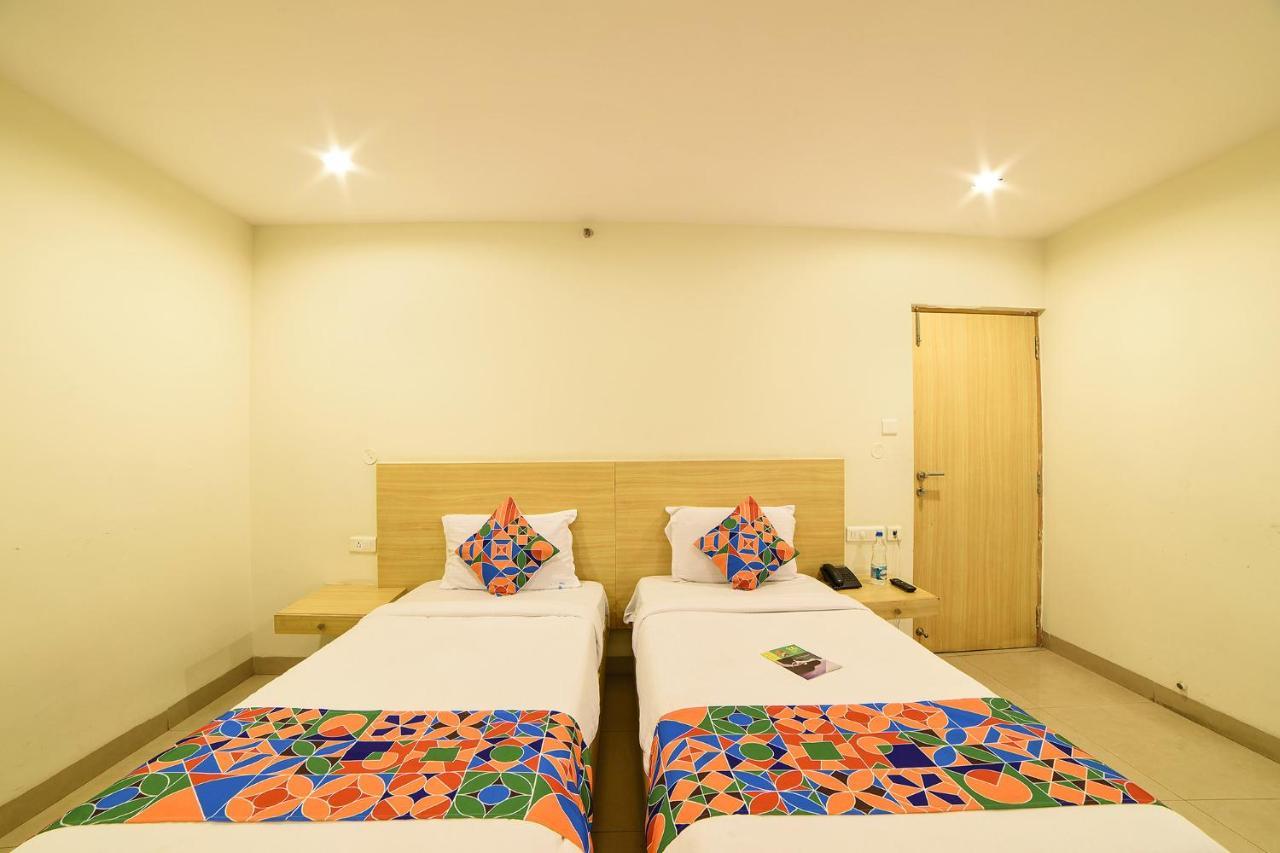 Oriva Vinflora Residency - Nr Lv Prasad Hospital, Banjara Hills Hotel Haiderabad Buitenkant foto